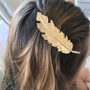 Whimsical Metal Gold Tone Feather Clip